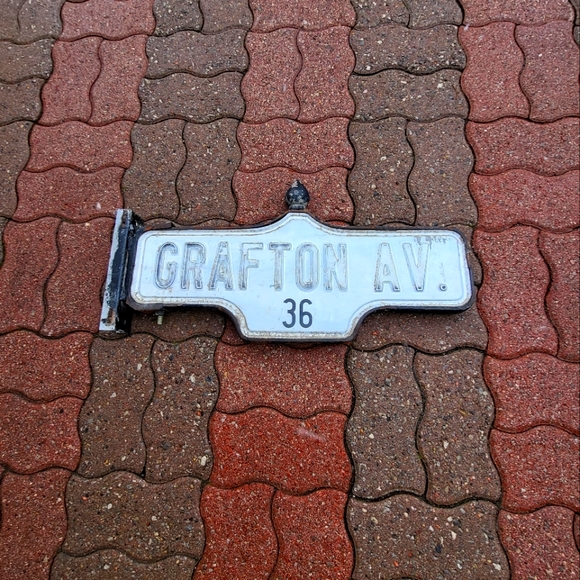 Vintage Toronto Grafton Av Street Sign - Picture 2 of 2
